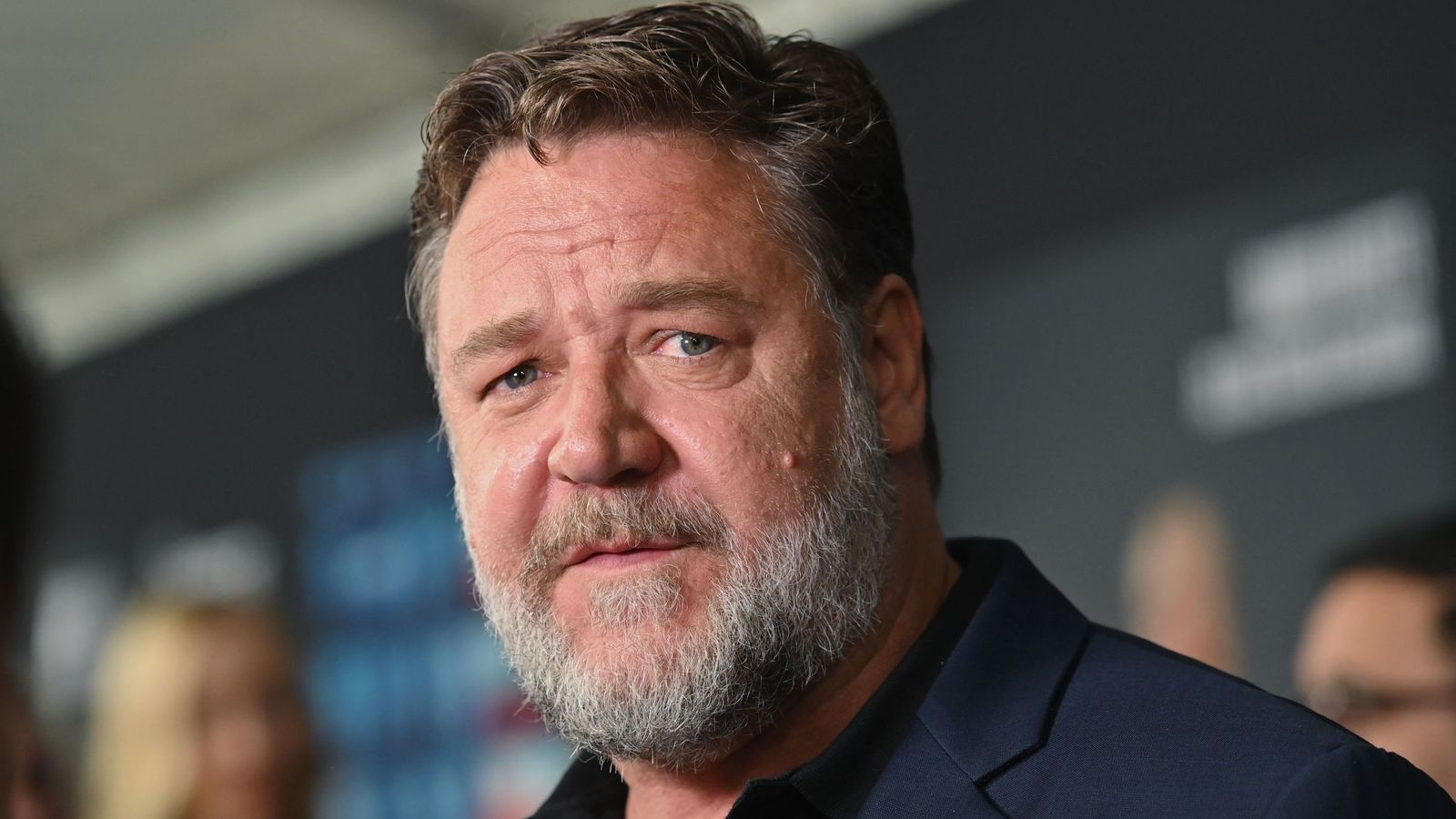 Russell Crowe uses Golden Globe win to highlight Australia bushfires