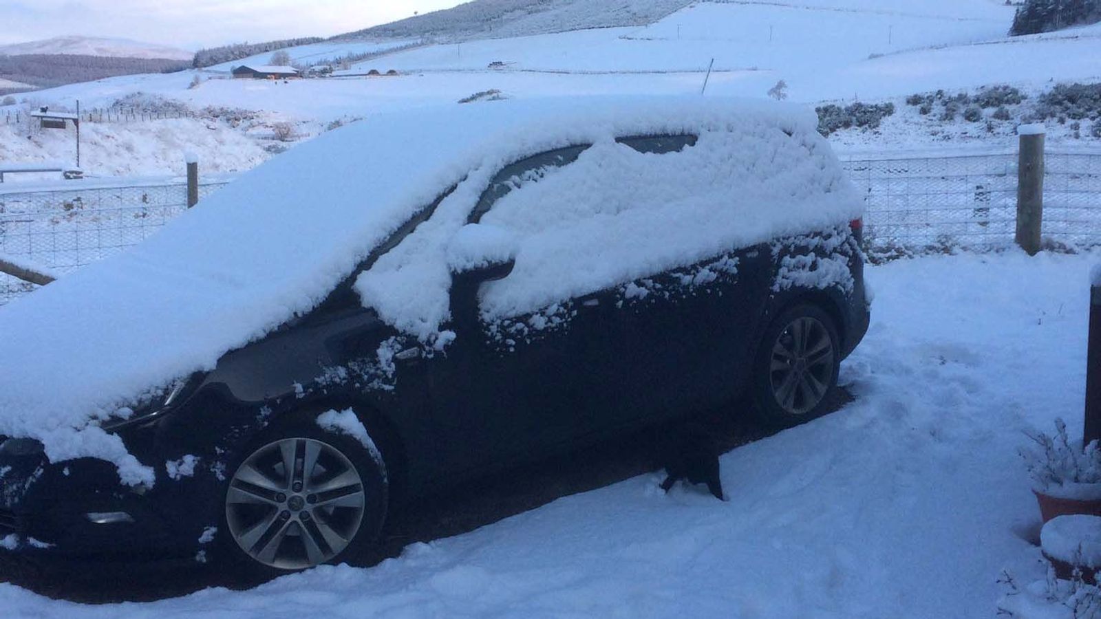 Drivers stranded on M74 in snowy and icy conditions for several hours