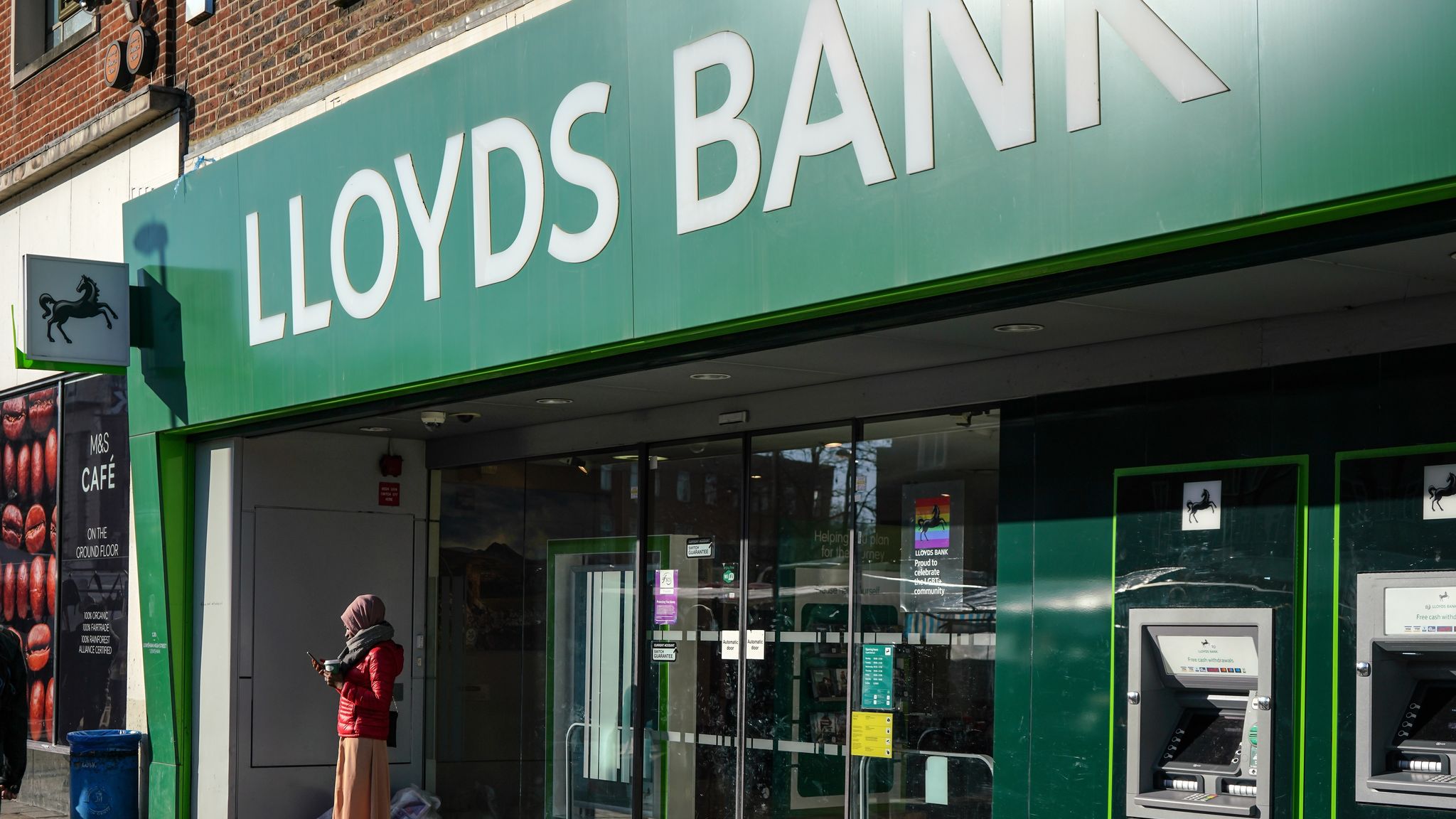 high-street-lender-lloyds-faces-investor-backlash-over-bosses-pay