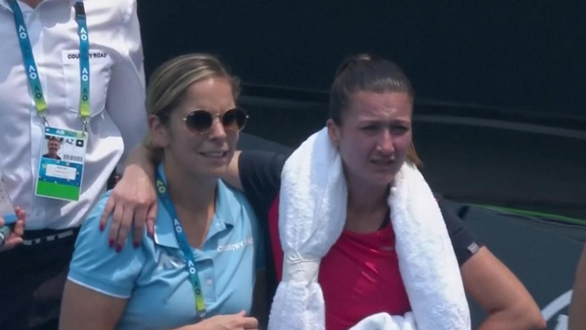 Australia bushfires Tennis player collapses at Australian Open amid