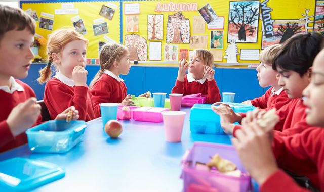 Packed lunches worse for kids than school dinners, study says