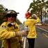 Australia bushfires: Death toll rises as temperature drop offers respite