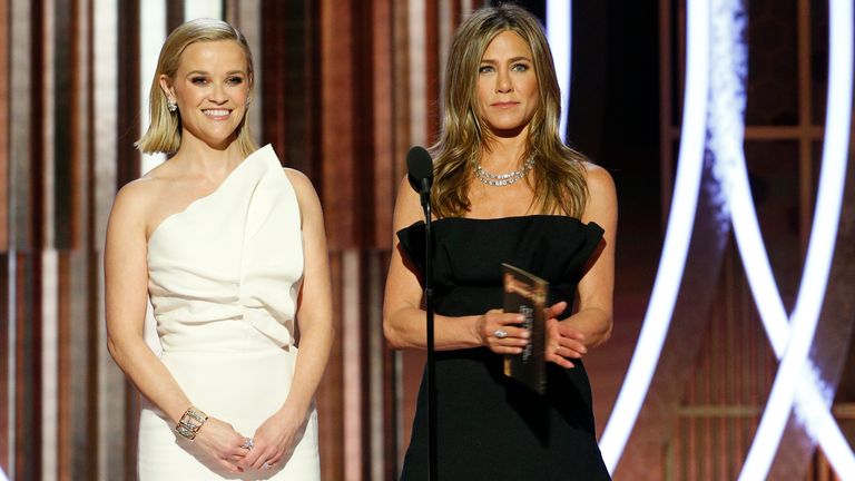 Reese Witherspoon and Jennifer Aniston made a statement on behalf of Russell Crowe at the Golden Globes