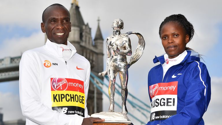 Kenya&#39;s Eliud Kipchoge (L) and Brigid Kosgei, both Kenyan, won the men&#39;s and women&#39;s 2019 London Marathon
