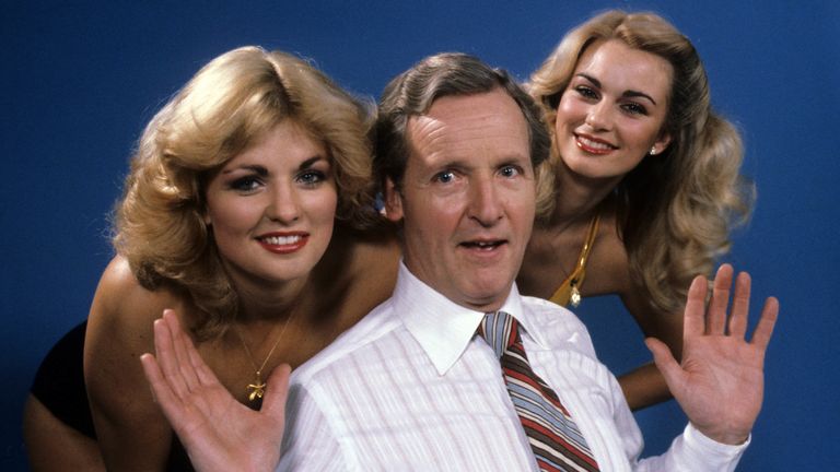 Nicholas Parsons with hostesses Carole Ashby and Karen Loughlin in 1981