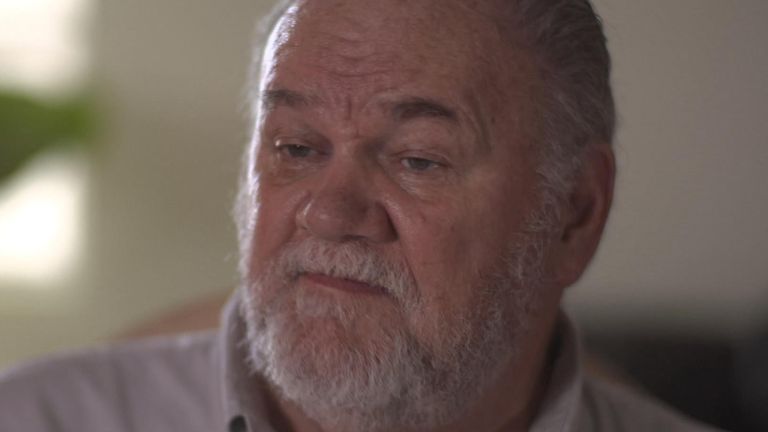 Thomas Markle has said wants to &#39;apologise to the Queen&#39;