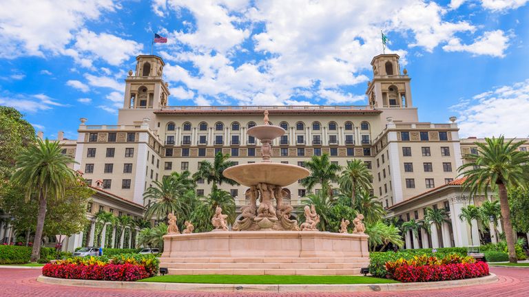 WEST PALM BEACH, FLORIDA - APRIL 4, 2016: The exterior of Breakers Hotel in West Palm Beach. The hotel dates from 1925.  (WEST PALM BEACH, FLORIDA - APRIL 4, 2016: The exterior of Breakers Hotel in West Palm Beach. The hotel dates from 1925. , ASCII, 