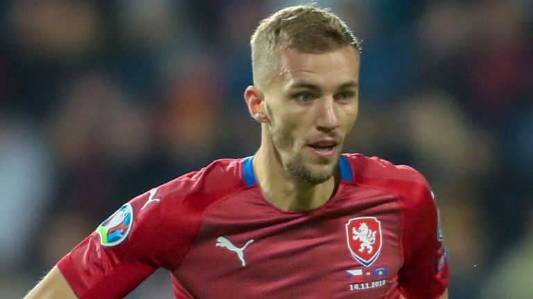 Tomas Soucek: Slavia Prague midfielder has West Ham medical | Football News | Sky Sports