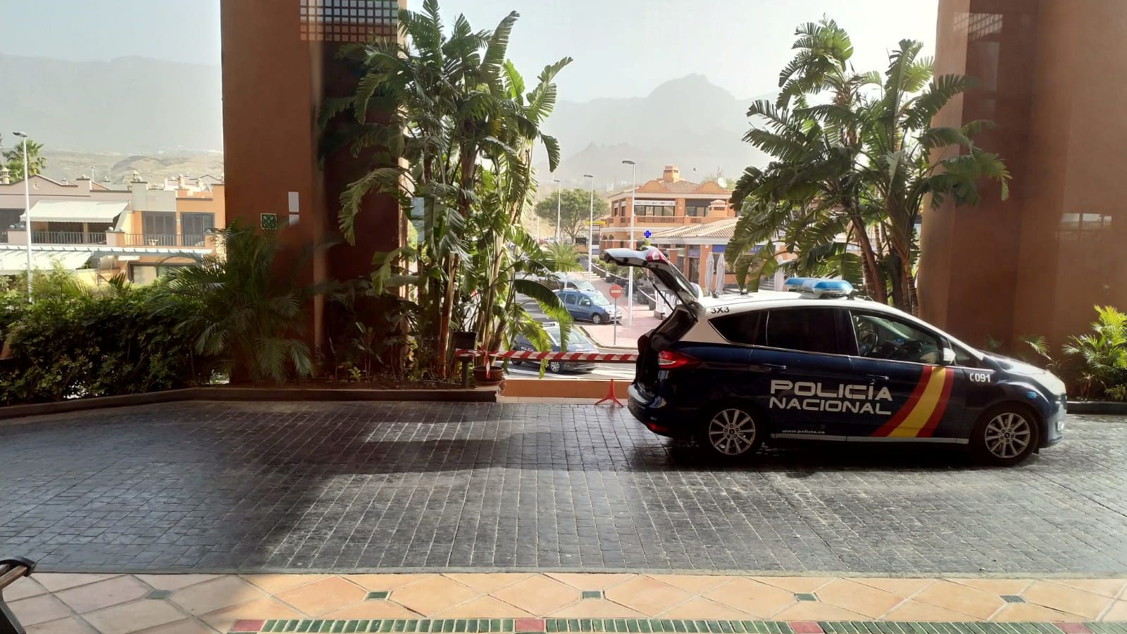 Coronavirus Britons in Tenerife told to 'stay in rooms' as hotel in