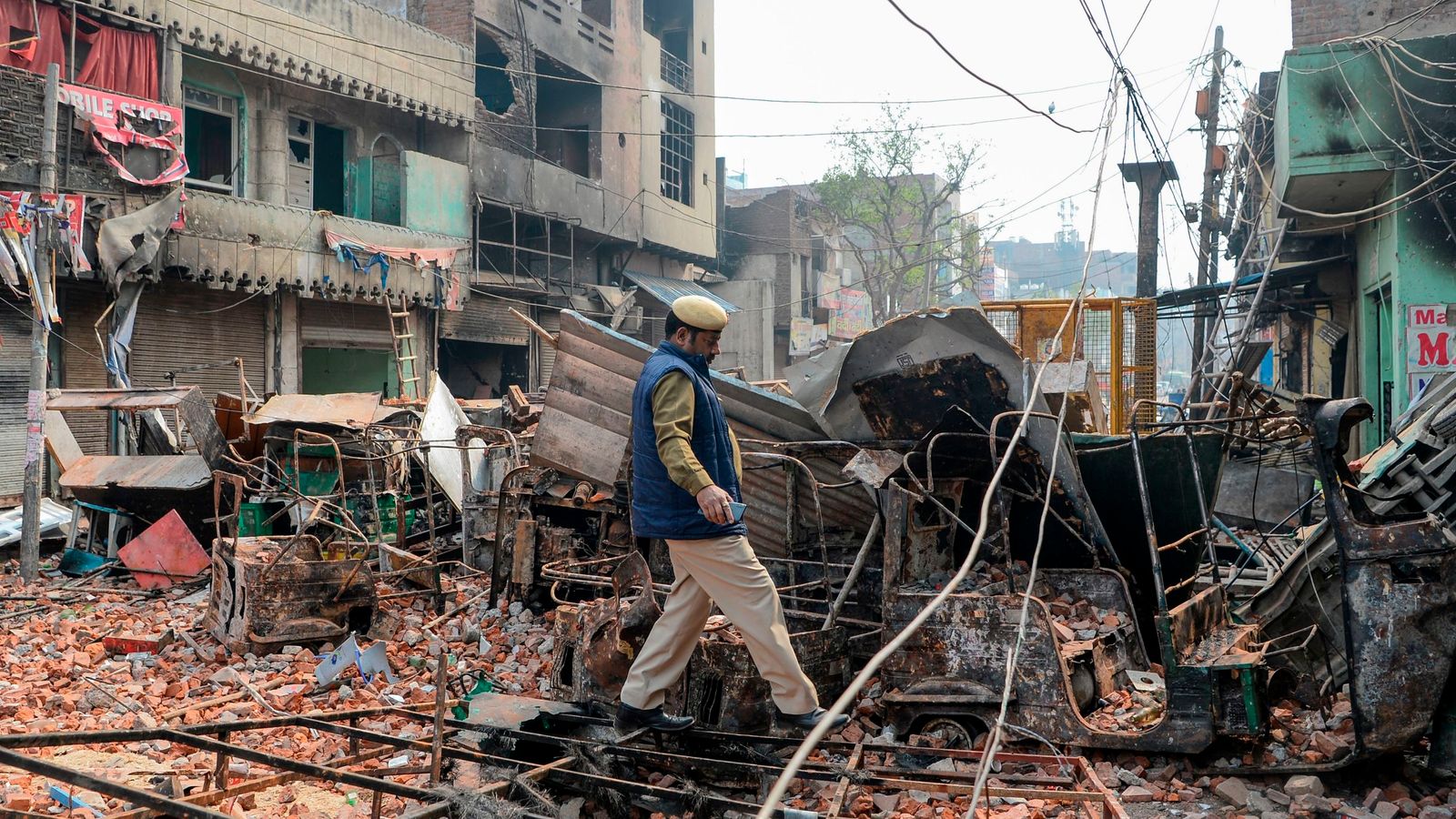 India At Least 20 Die In Hindu Muslim Violence Over Controversial