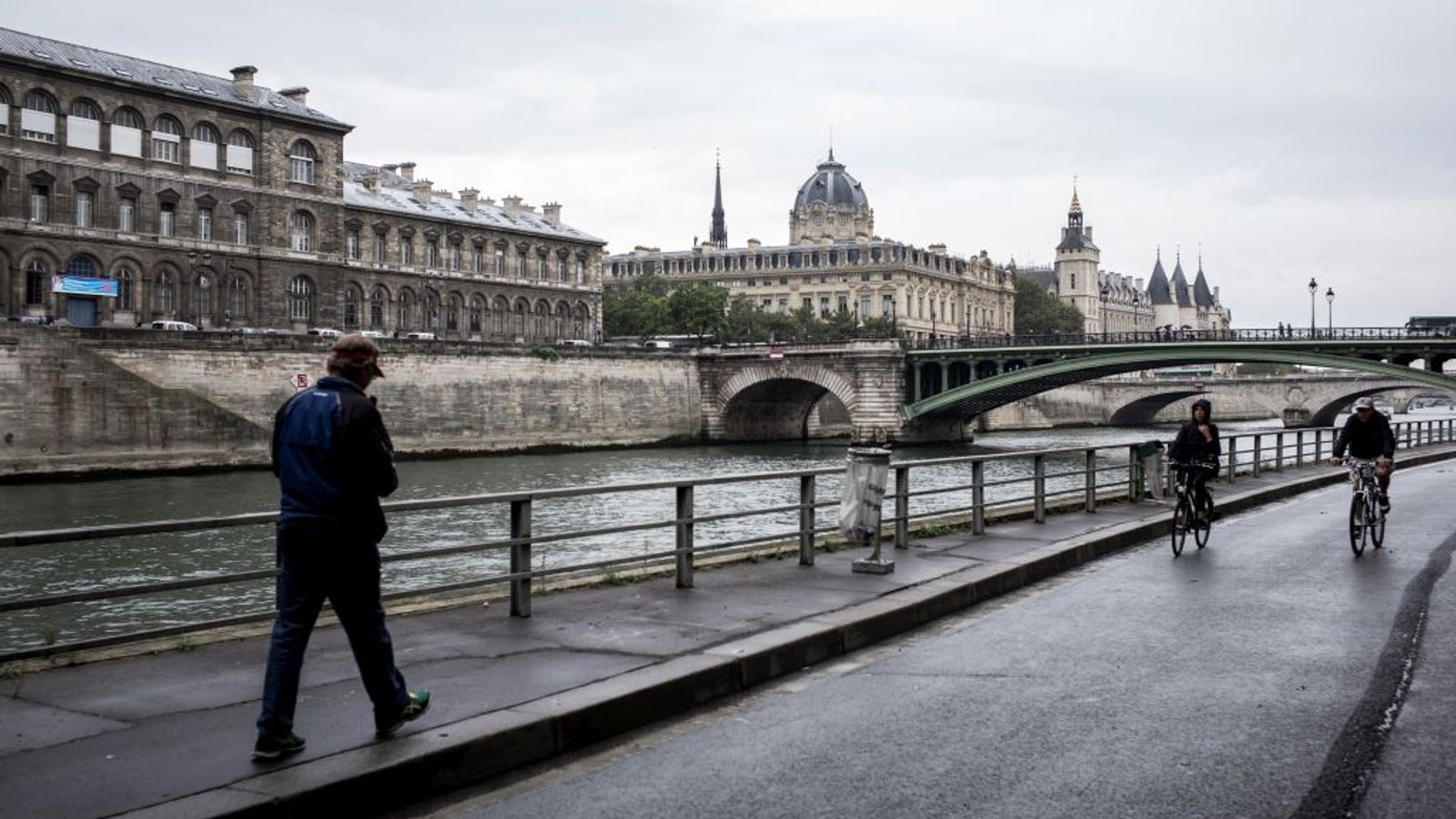 France launches bed bug campaign with emergency hotline World News