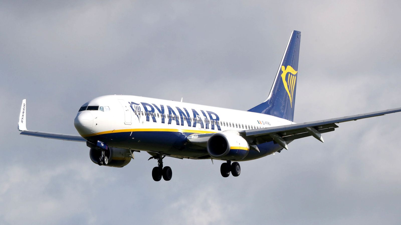 Ryanair mengambil penerbangan dari daftar London di penghinaan pasca-Brexit ke pusat keuangan Inggris |  Berita bisnis