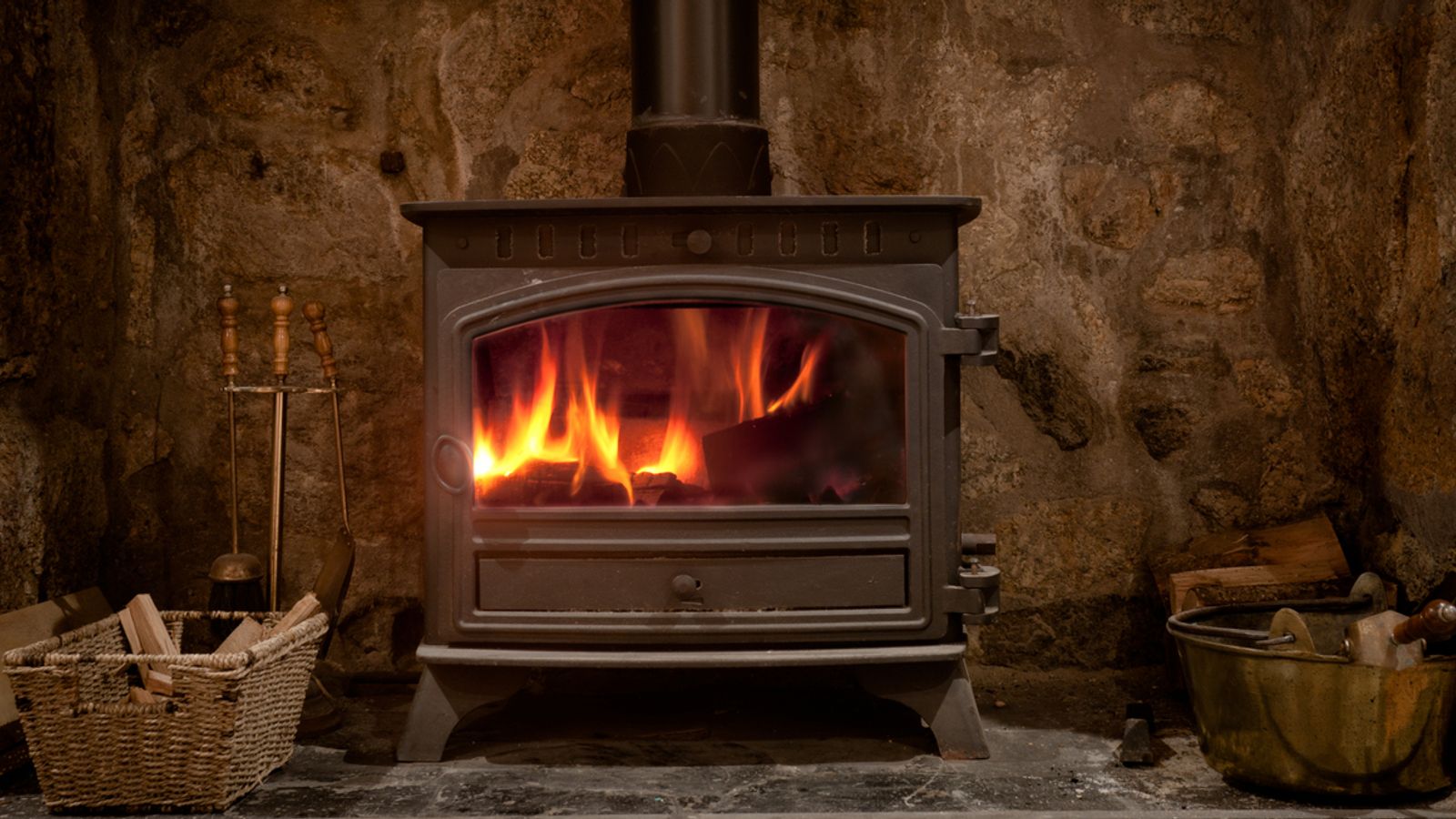 Wet Wood And House Coal Sales To Be Phased Out To Tackle Air