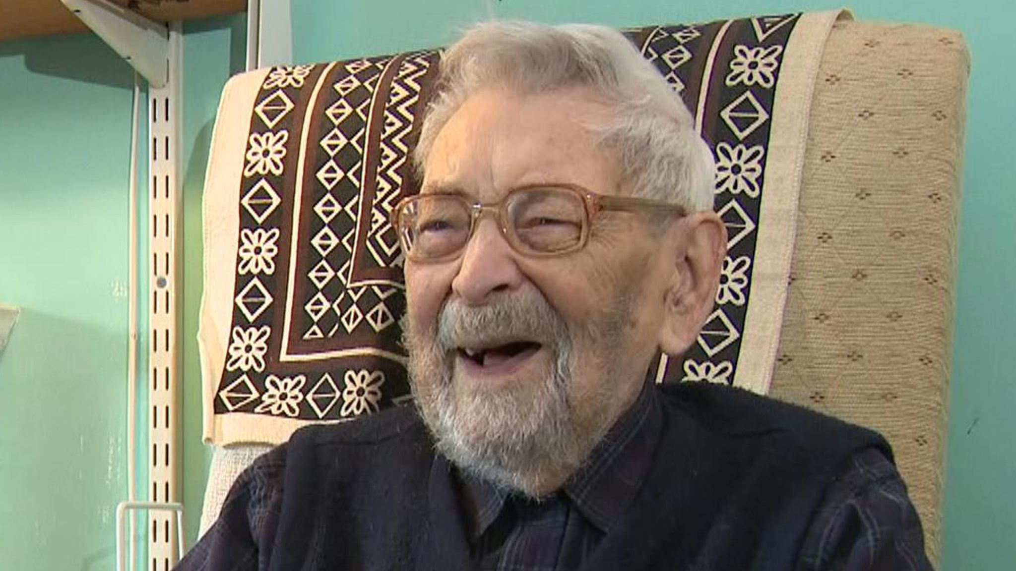 Bob Weighton Briton, 111, world's oldest man UK News Sky News