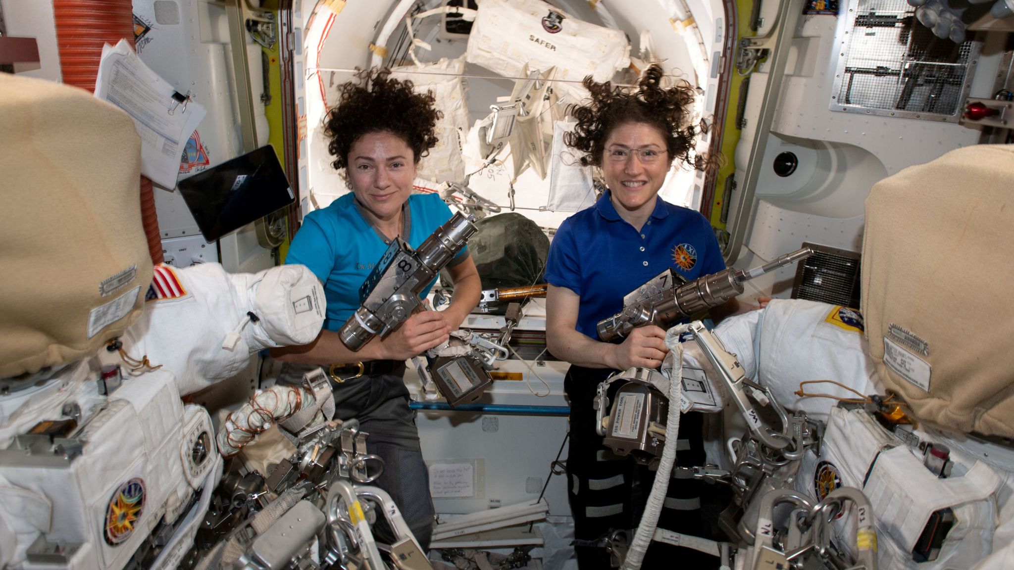 Международная Космическая станция МКС. Космонавты на МКС. Какие люди сейчас находятся в космосе