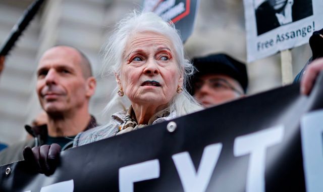 Julian Assange: Celebrities turn up to protest against proposed extradition to US