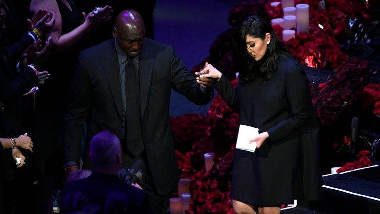 Kobe Bryant's widow asks judge to amend his trust to include their