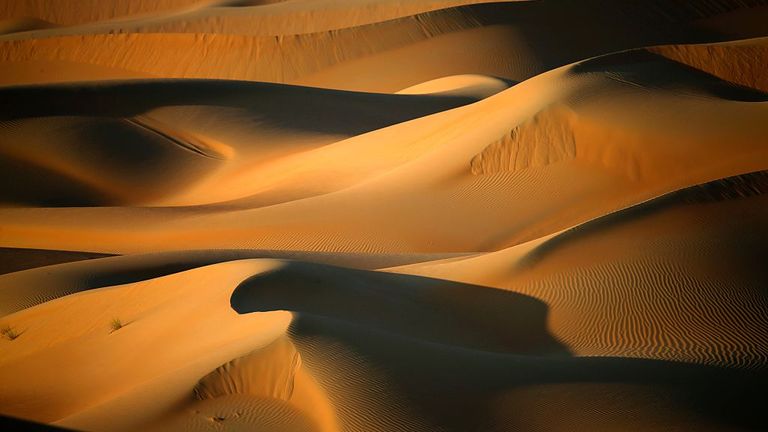 Sand dunes 'communicate' with each other - study