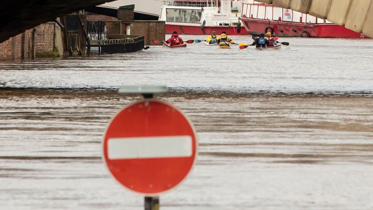 UK Weather: Treacherous Conditions On Roads As Snow Arrives | UK News ...