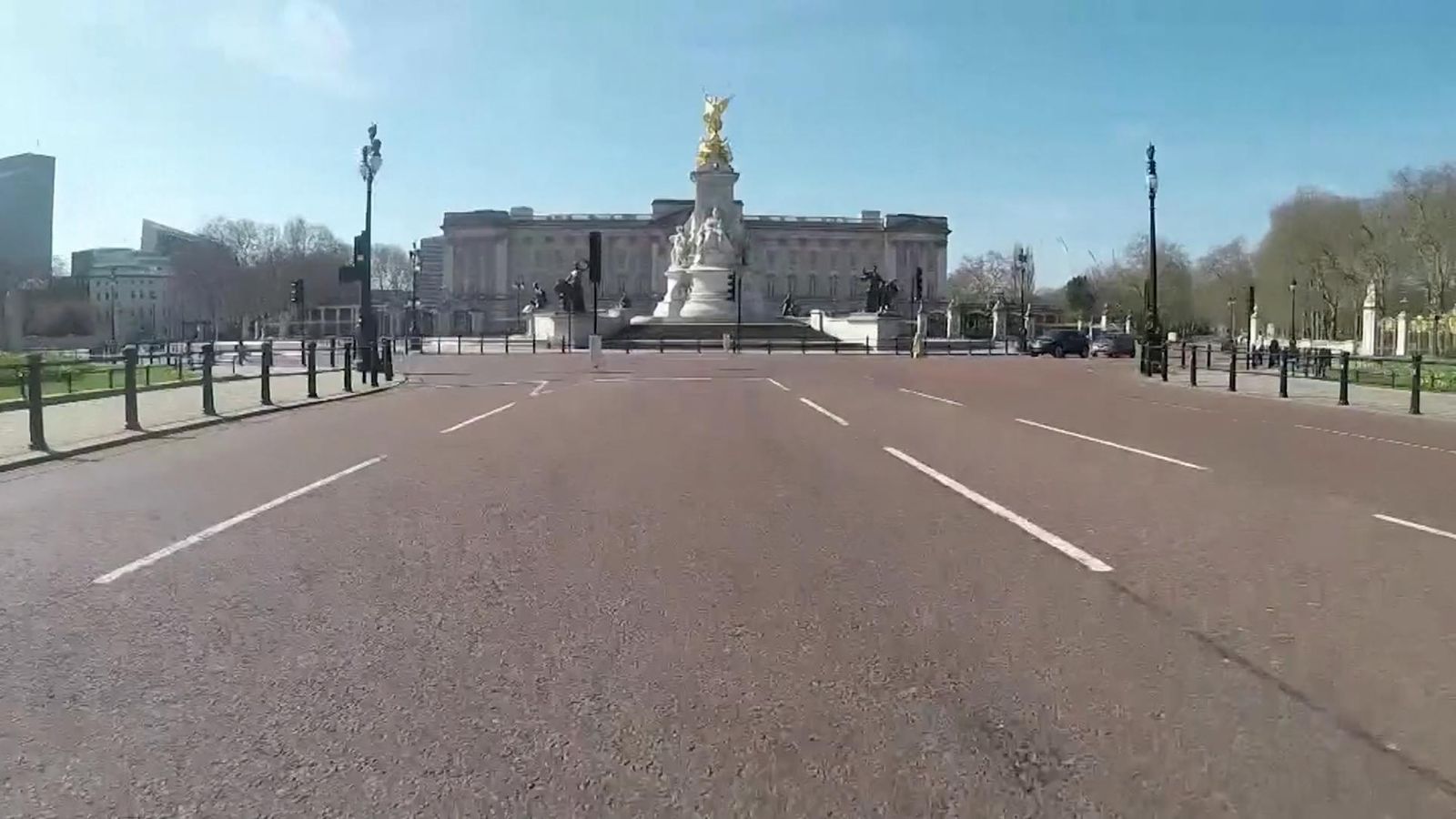 Coronavirus Driving through London's empty streets as UK lockdown