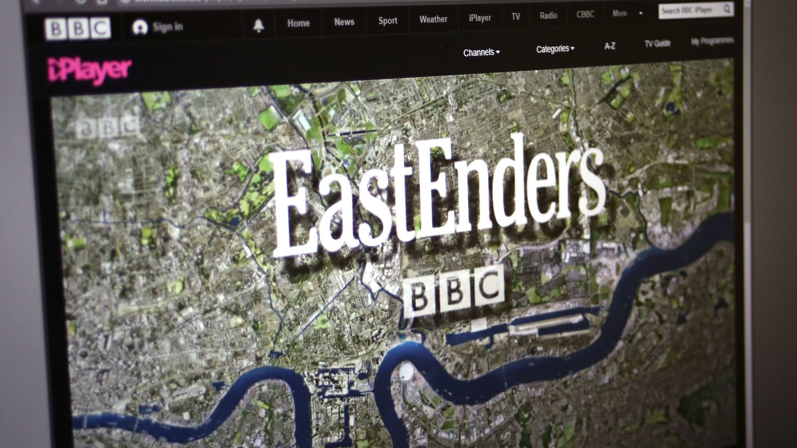 Eastenders перевод