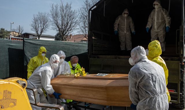 Coronavirus: Italy and Spain deaths surge by more than 800 each in 24 hours
