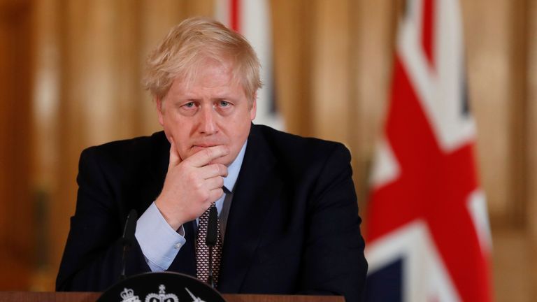 英国总理鲍里斯·约翰逊（Boris Johnson）在3年2020月XNUMX日星期二在伦敦唐宁街举行的关于政府......冠状病毒行动计划的新闻发布会上发表讲话（美联社照片/弗兰克·奥格斯坦）