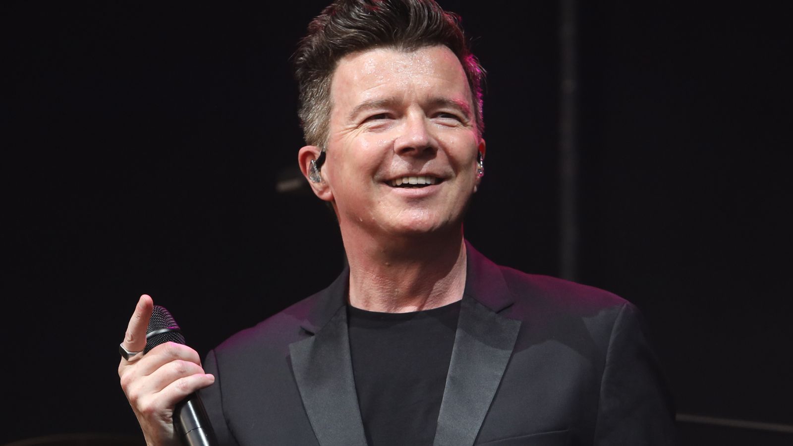 Coronavirus: Rick Astley to play free gig for NHS and emergency workers ...
