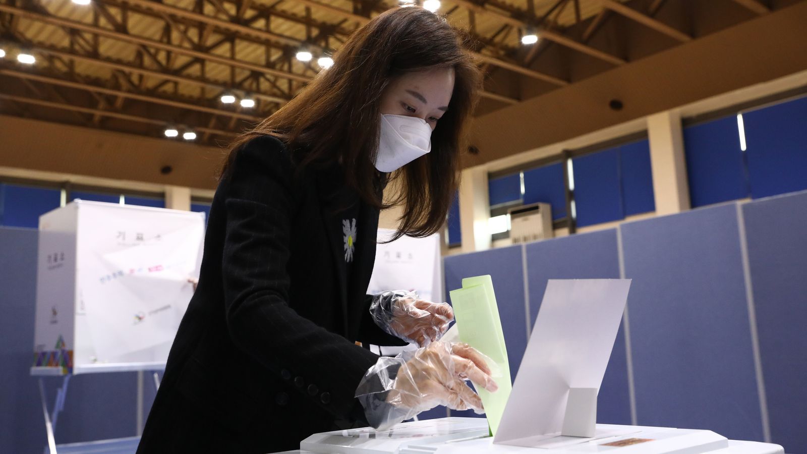 Coronavirus: South Korea Holds Parliamentary Elections Despite COVID-19 ...