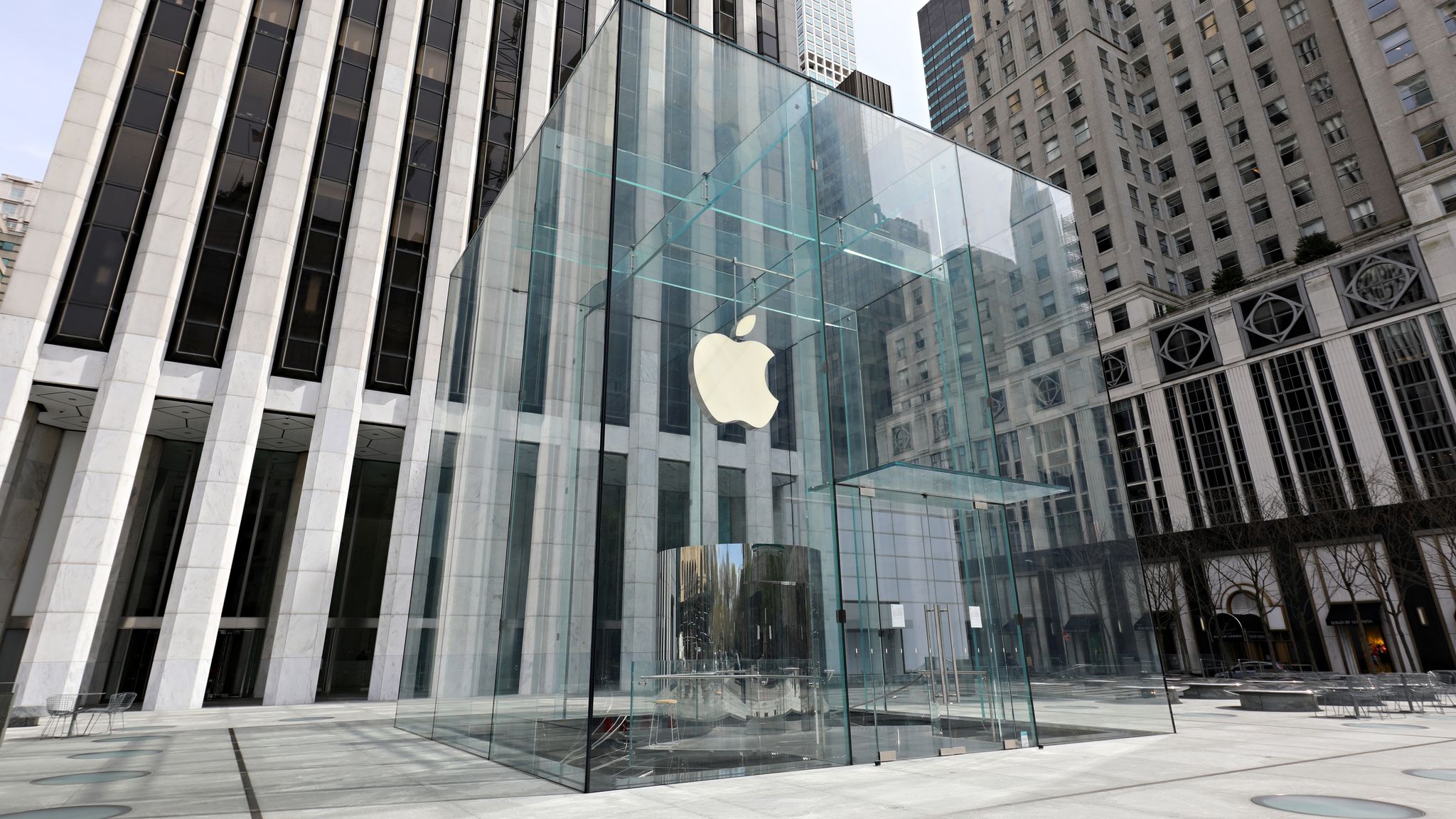 Apple to temporarily close 11 stores over coronavirus outbreaks