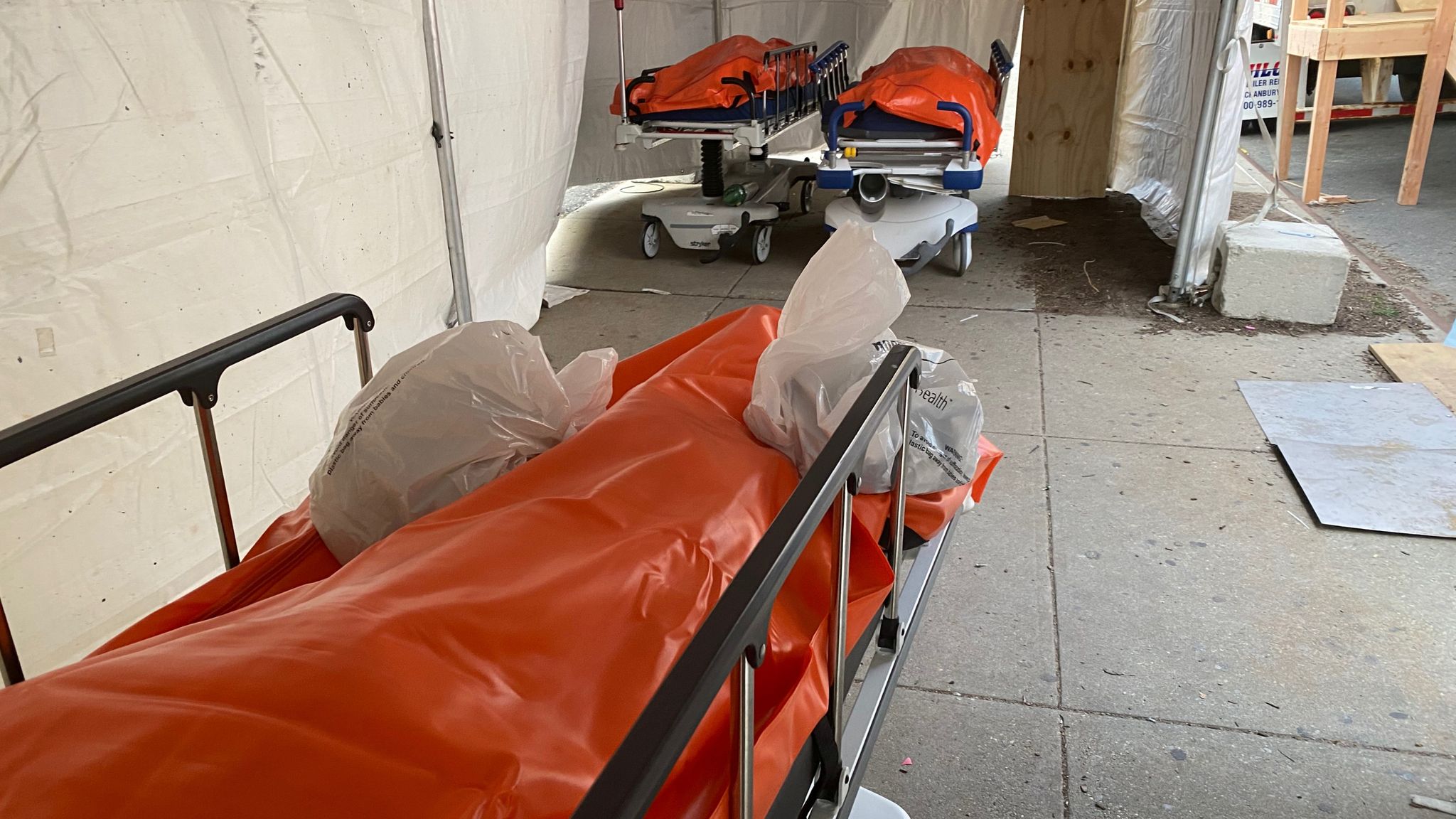 Coronavirus Body bags begin to fill New York's makeshift