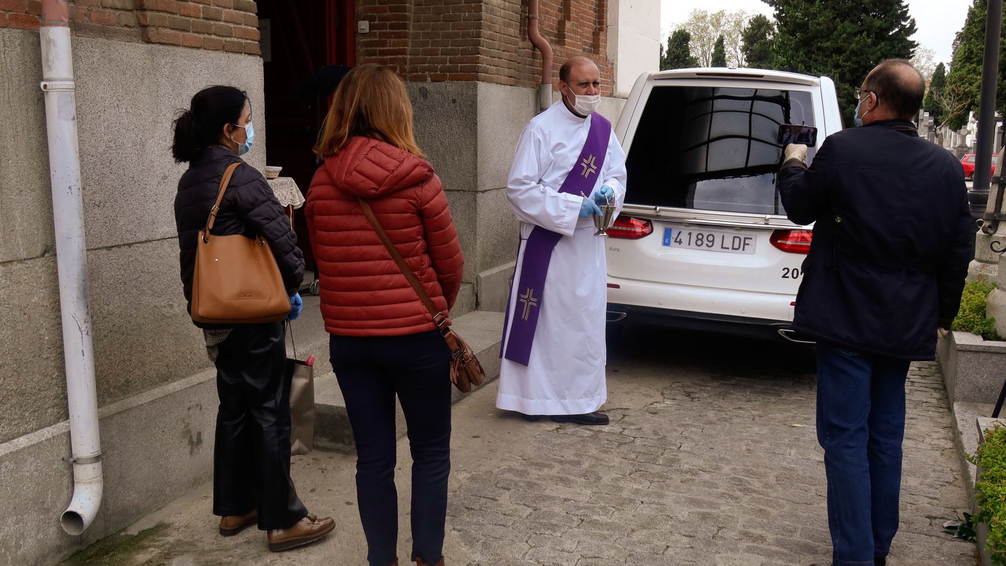 Coronavirus Six funerals in an hour at Spanish church leaves little