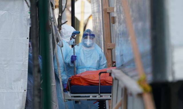 Coronavirus: New York could temporarily bury bodies in park because morgues nearly full