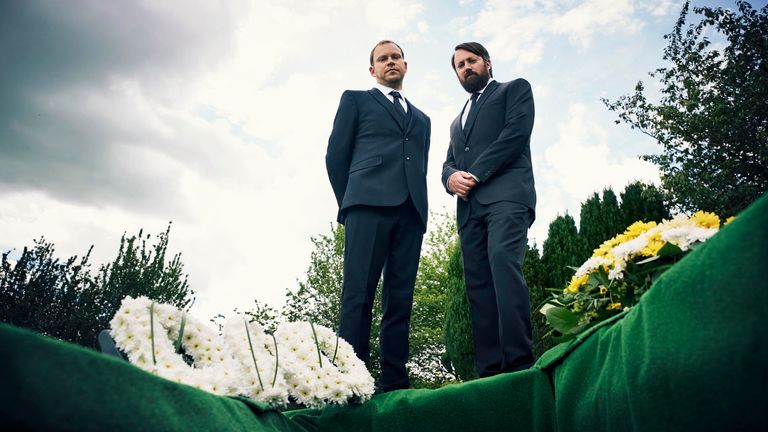 L-R Andrew (Robert Webb) and Stephen (David Mitchell)