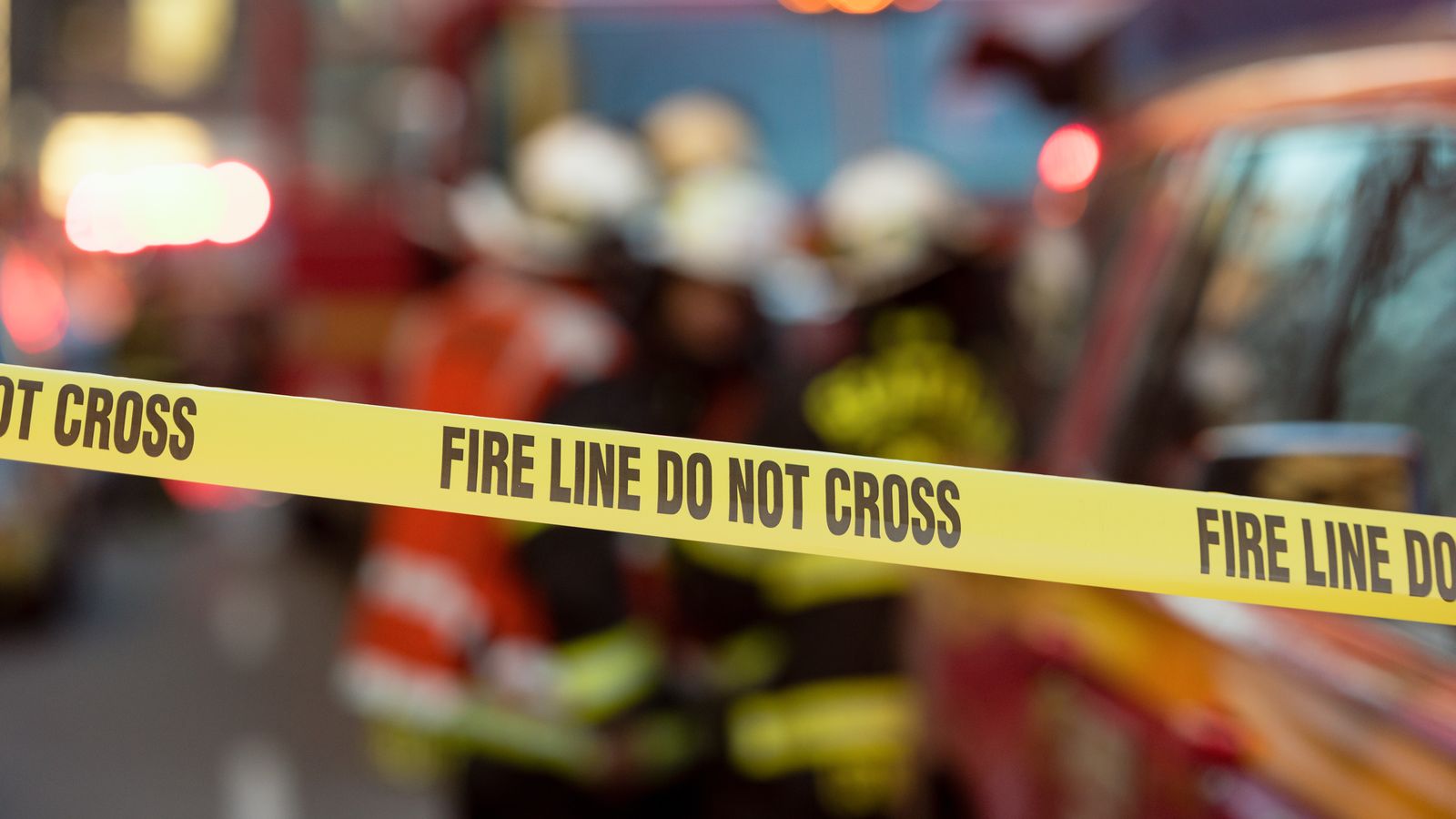 Пет деца загинаха в домашен пожар, докато „бащата е на коледно пазаруване“