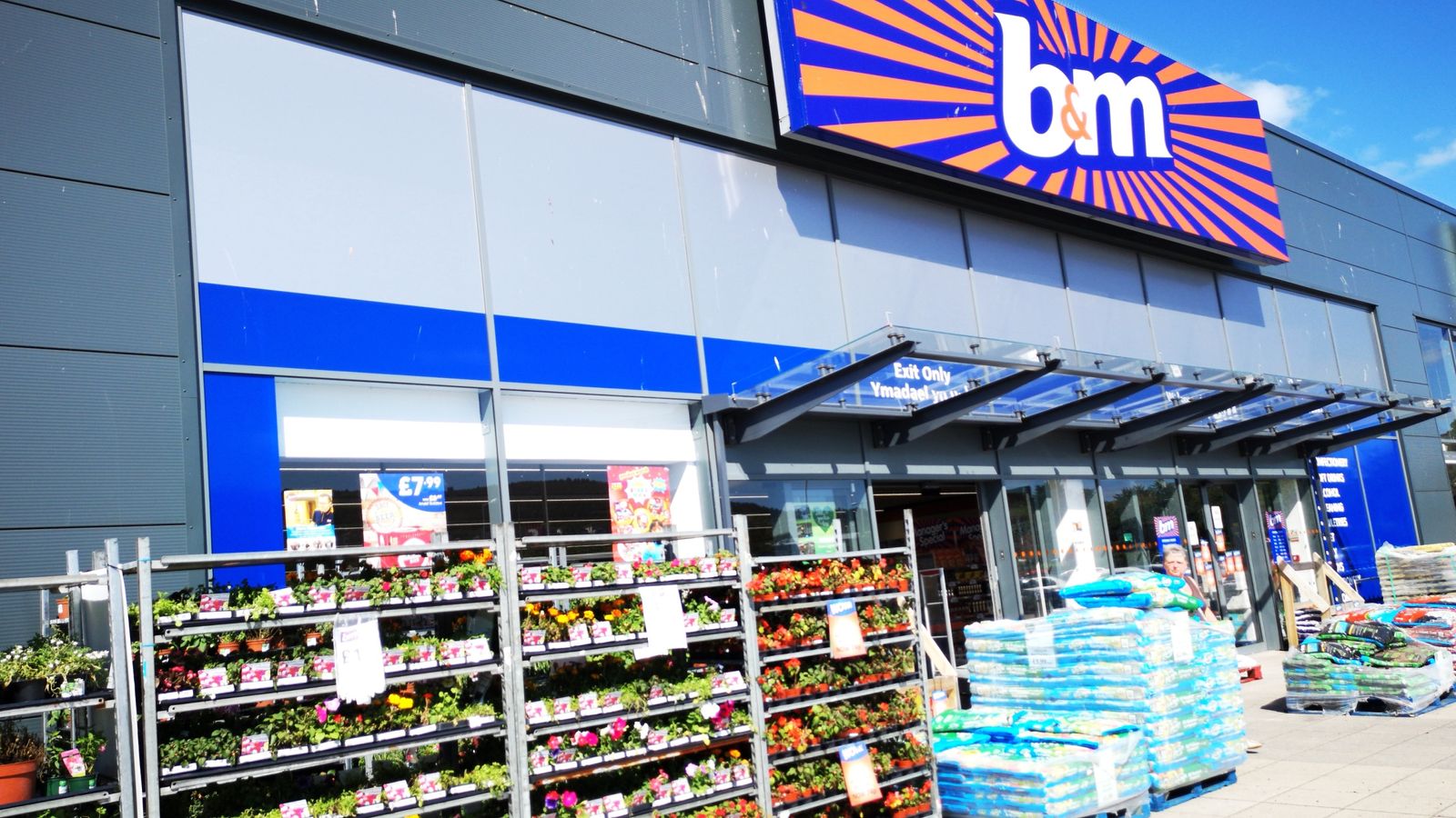 Lockdown demand for DIY and gardening goods boosts B&M sales