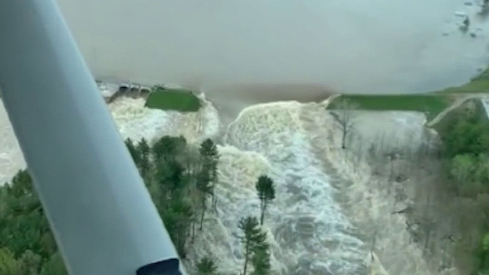 Dam Becomes Waterfall After Heavy Rain In Michigan Causes Floods | US ...