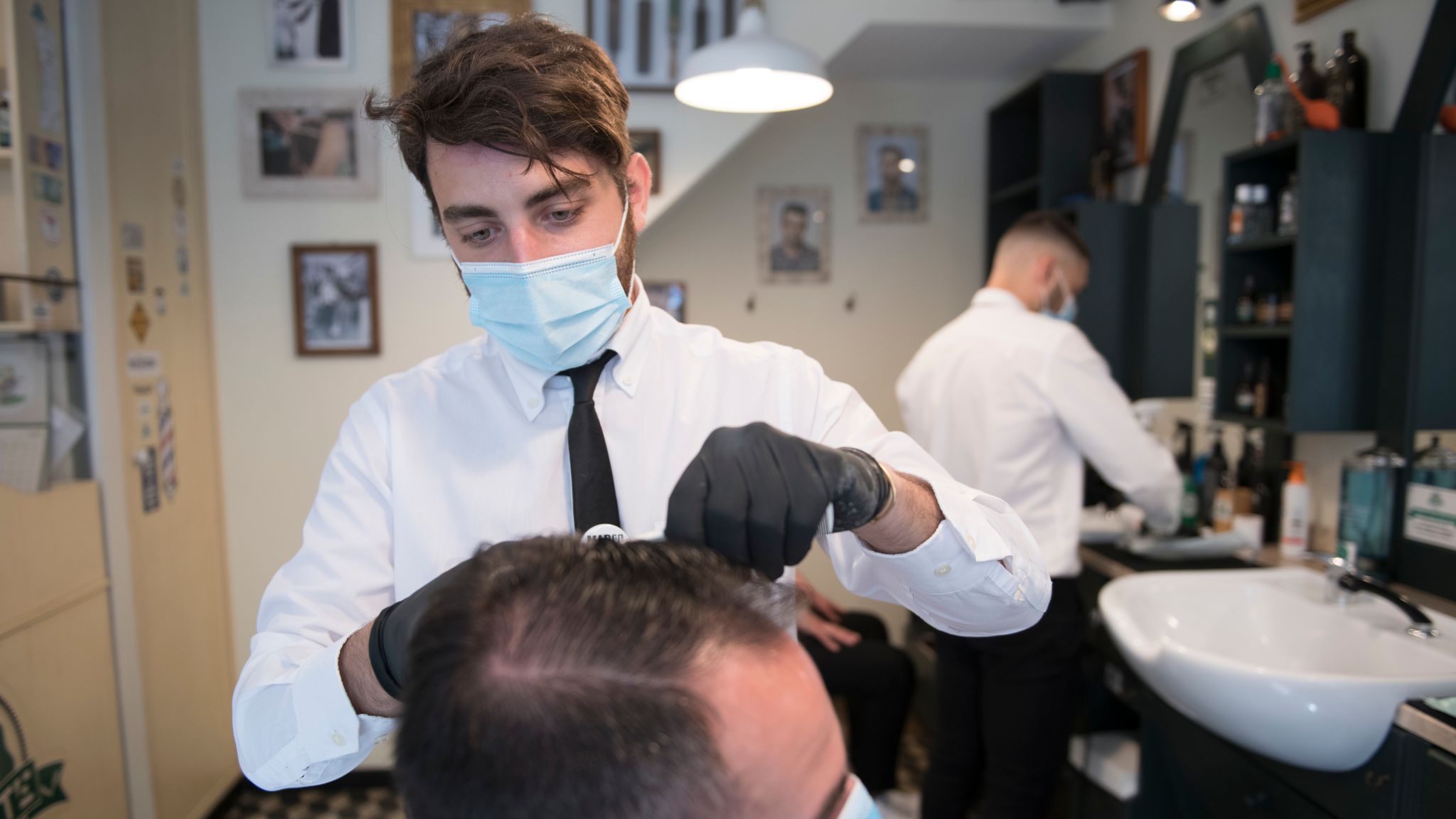 Coronavirus Italy reopens restaurants, cafes and hairdressers after 10