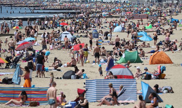 Coronavirus: Britons urged to 'use common sense' as beaches and parks packed on hot Bank Holiday Monday