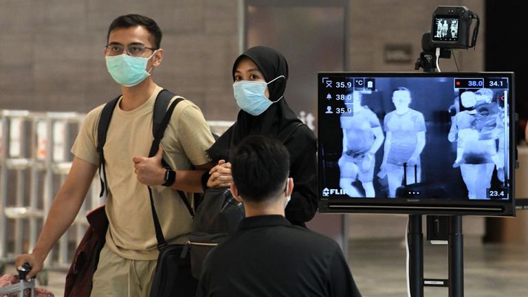 Temperature scanning in place at Singapore&#39;s Changi Airport