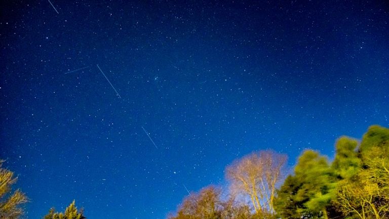 SpaceX Starlink 5 passing above Svendborg, Denmark, on 21 April