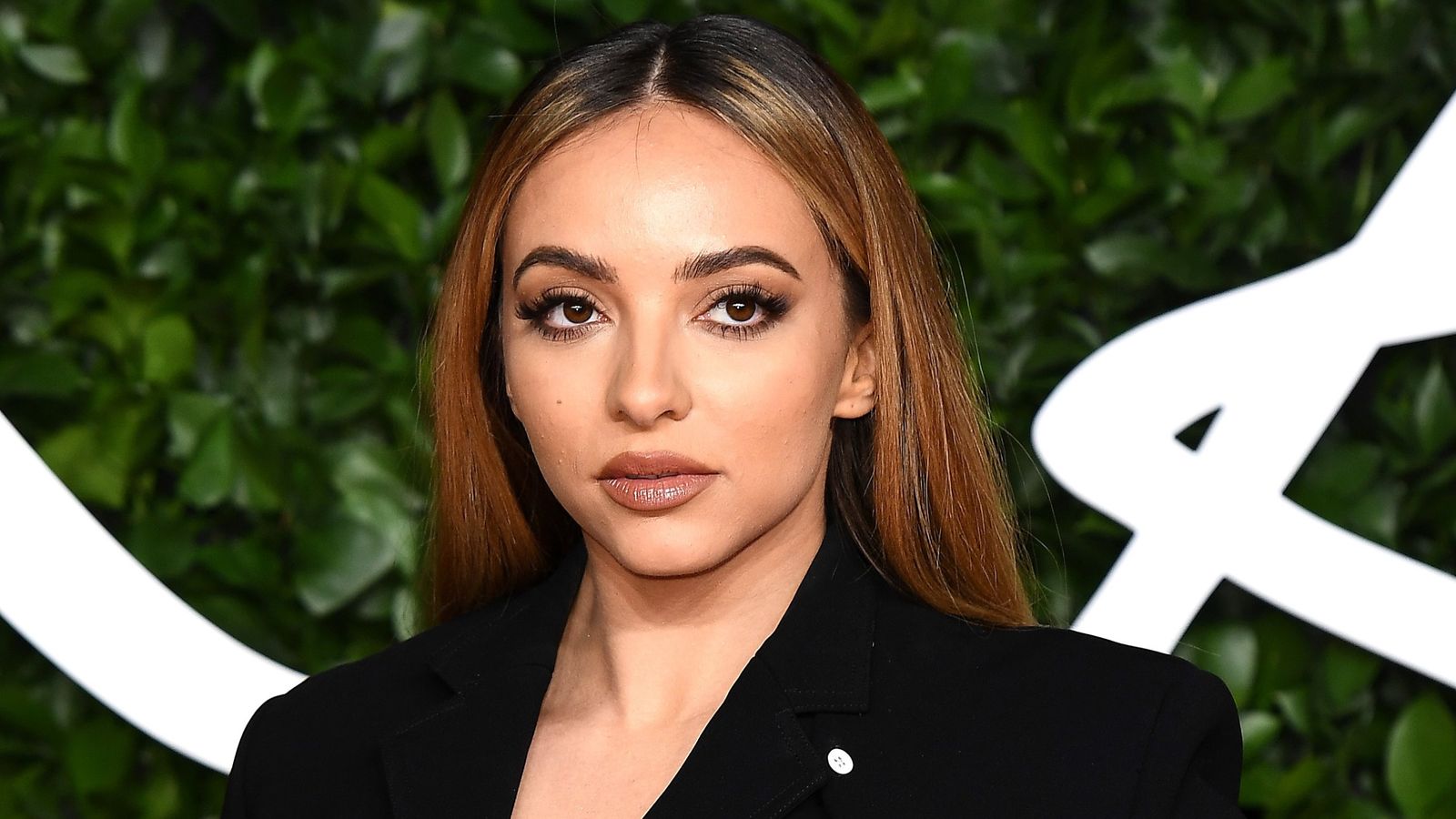 Little Mix's Jade Thirlwall Shows Off Her New Blue Hair - wide 1