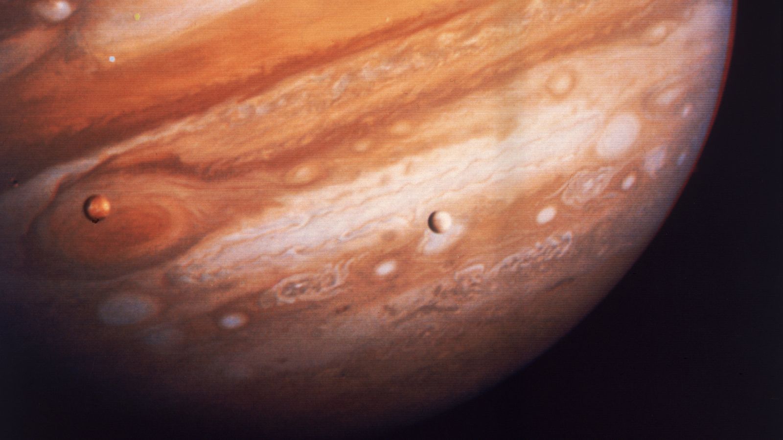 Water conditions in Jupiter’s clouds could support life, says new study