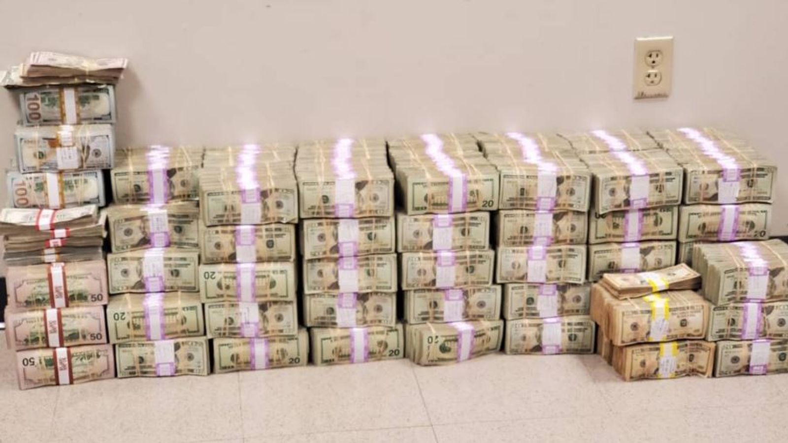 2m thrown overboard seized by US agents after boat chase off Puerto