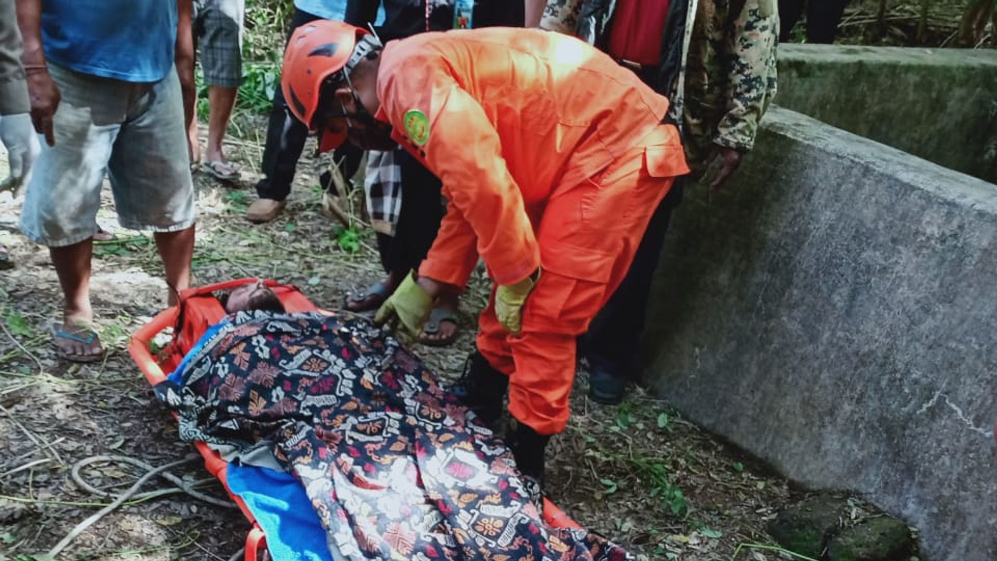 Bali: British Man Rescued After Getting Trapped In Well For Six Days ...