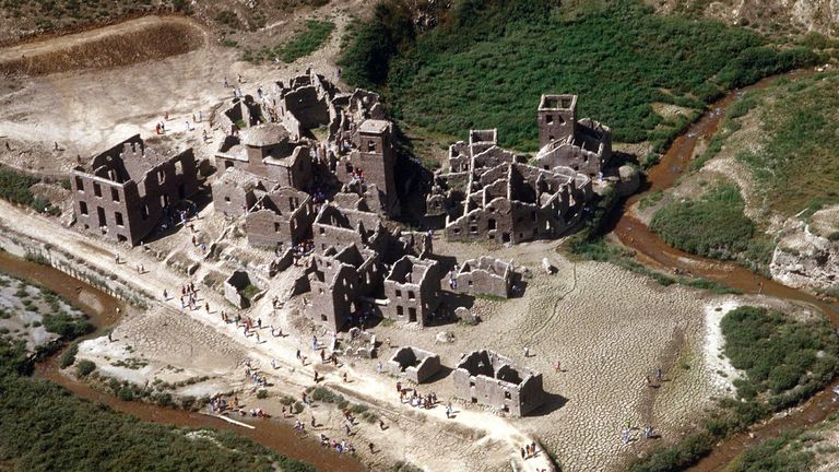 Fabbriche di Careggine: Ancient village submerged since 1994 could ...