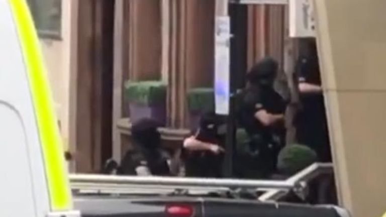 Glasgow incident armed police