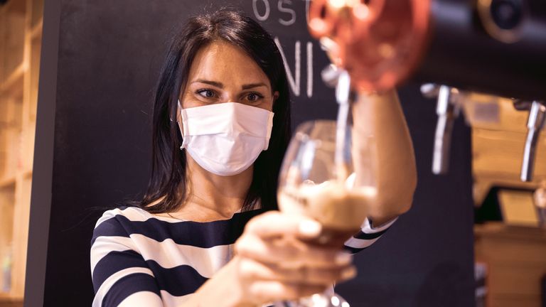 Bartenders will wear face masks when serving drinks 