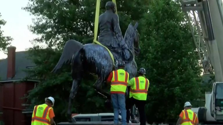  statue of Confederate officer John B. Castleman was removed in Louisville, Kentucky on Monday (June 8).

The controversial statue had been the target of vandals during recent protests.