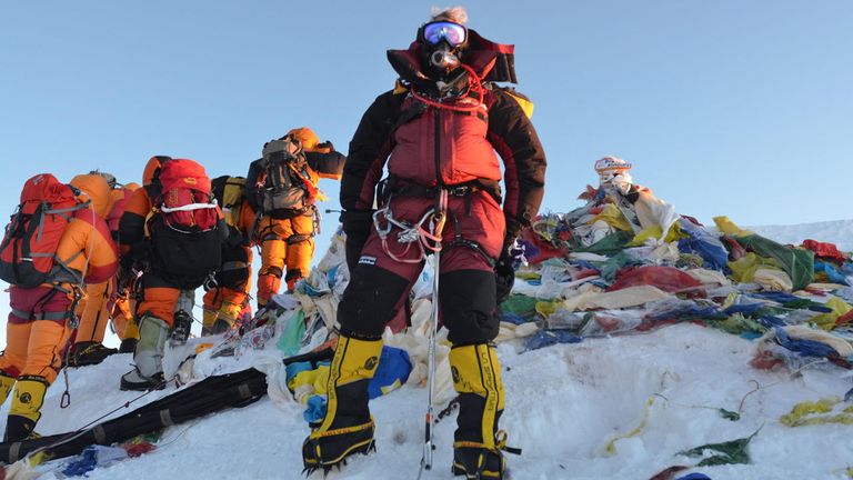 Vanessa O'Brien: British-American explorer becomes first woman to reach ...